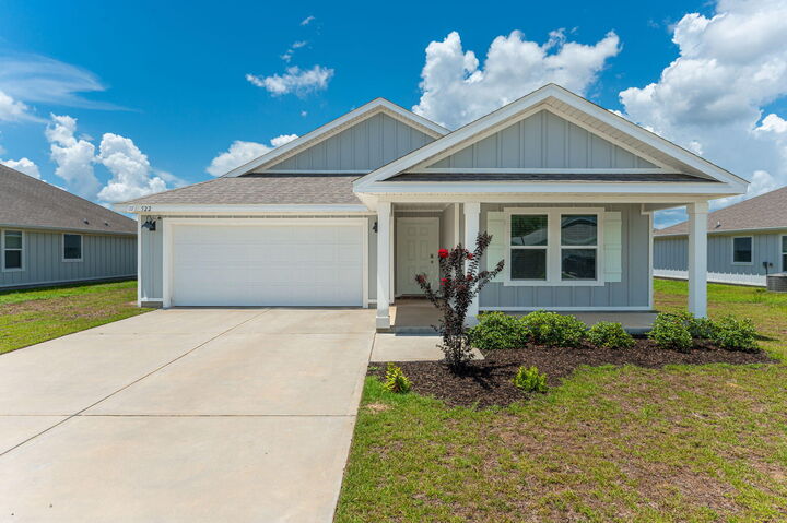 Property Photo: 522 Mary Lou Way FL 32539