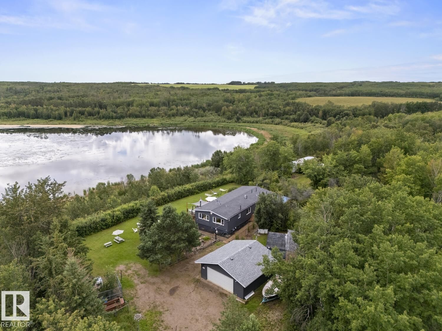 Property Photo: 623/624 11102 Twp Road 600 AB T0A 0C0