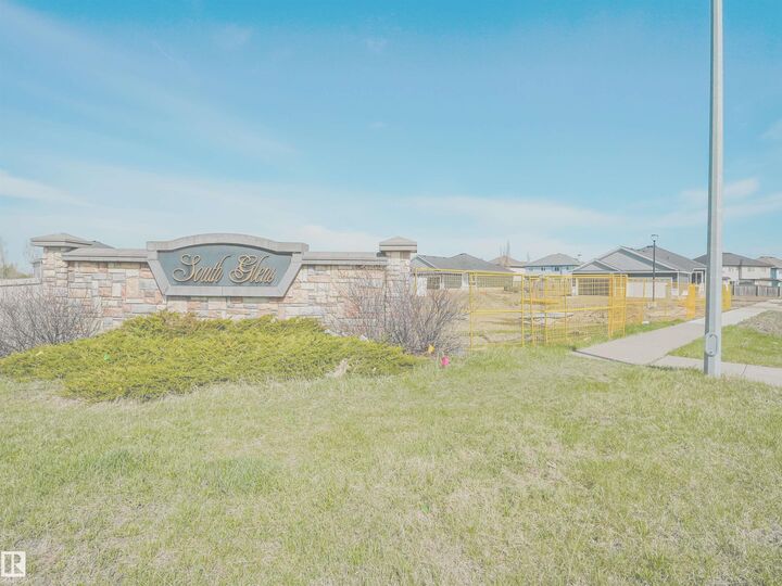 Property Photo: 7800 94 Street 2 AB T8R 2S3