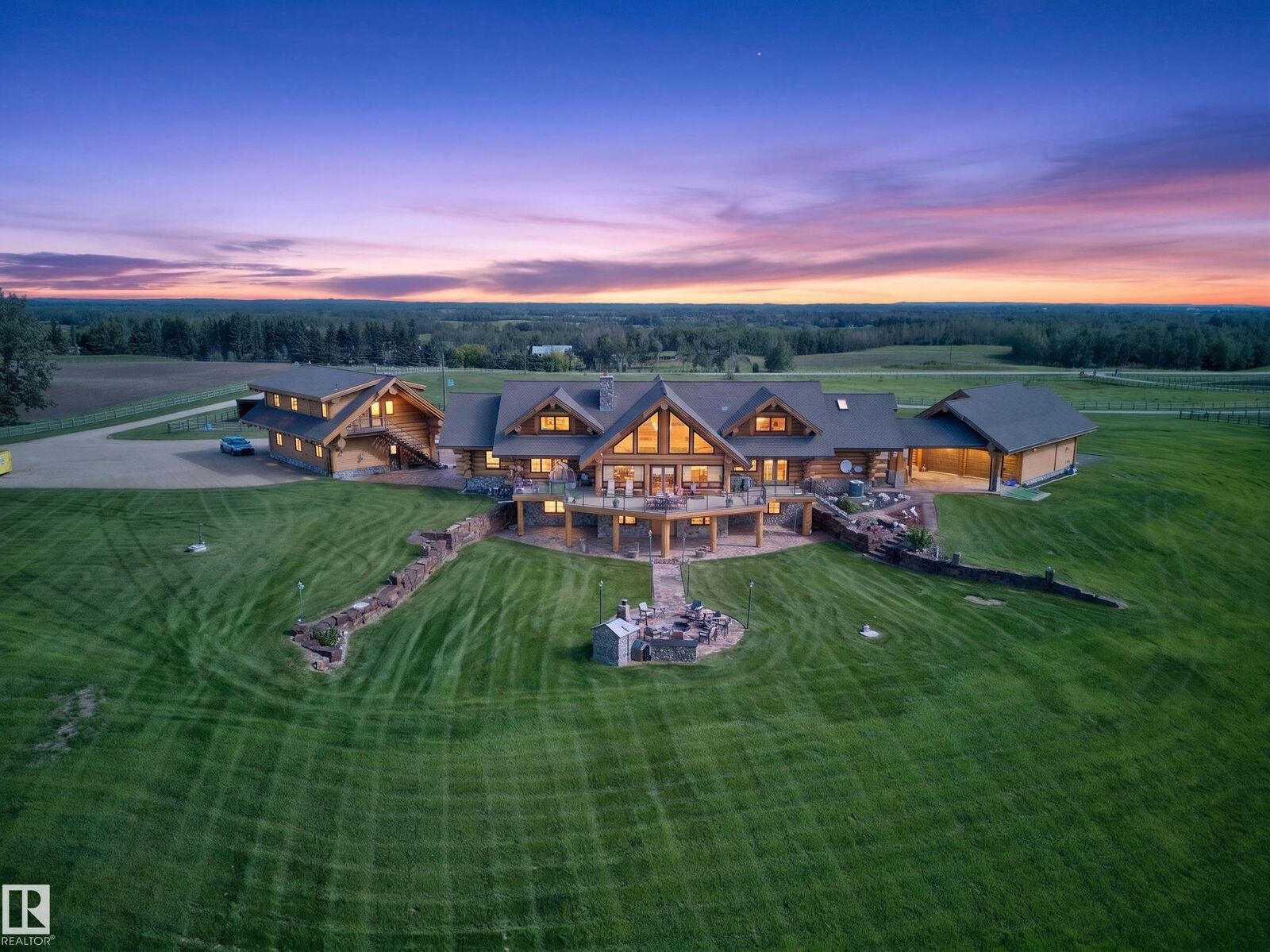 Property Photo: 1407 Twp Road 522 AB T7Y 3L5