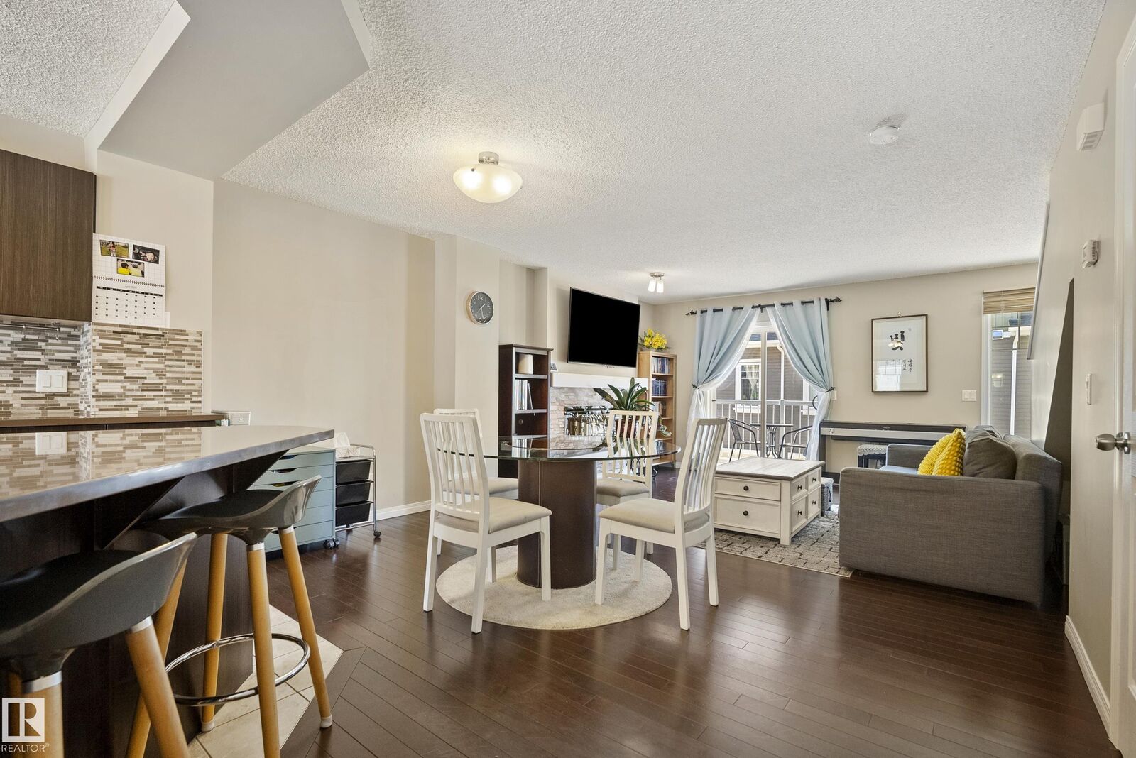 Property Photo: 4050 Savaryn Drive SW 81 AB T6X 1R8