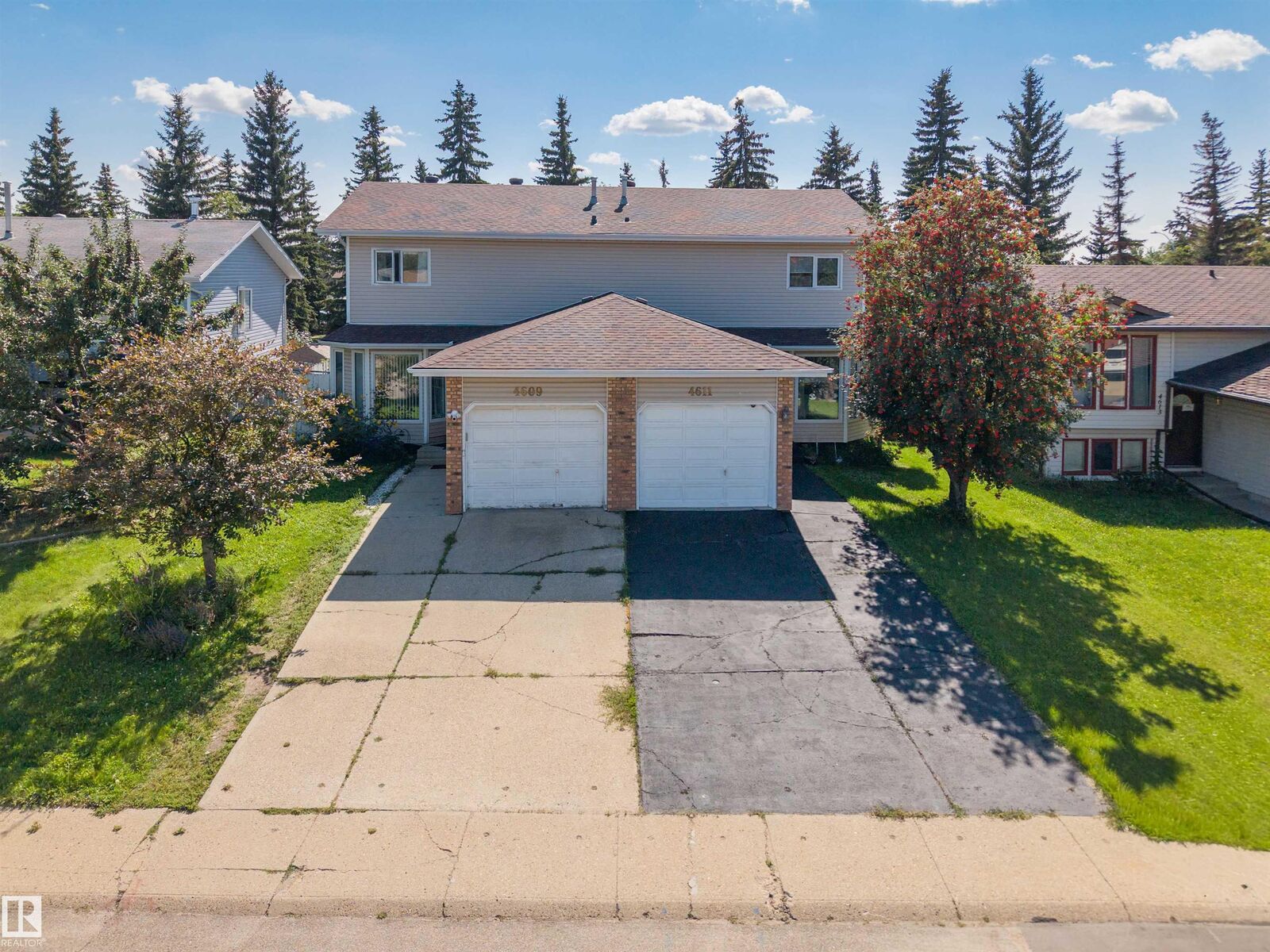 Property Photo: 4609 38A Avenue NW AB T6L 5B5