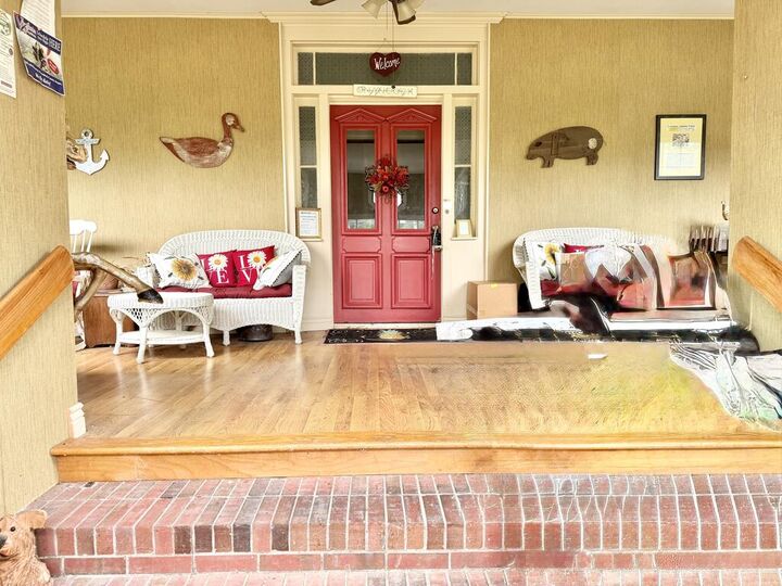 Property Photo: 84 Market St VA 23417