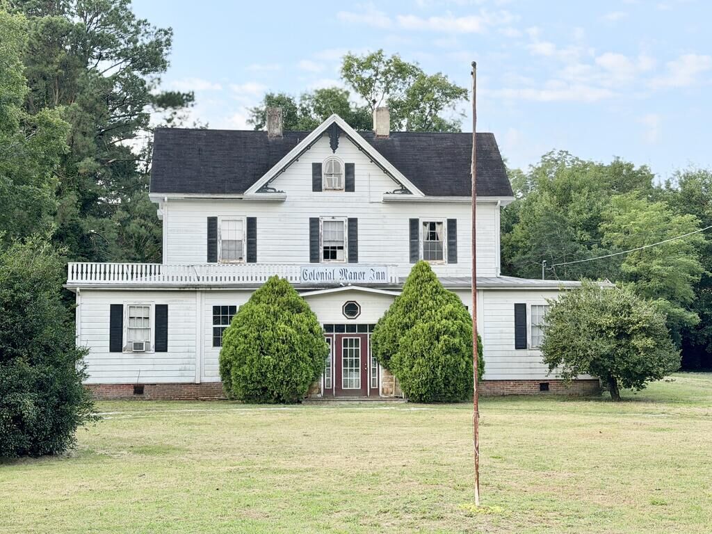 Property Photo:  84 Market St  VA 23417 