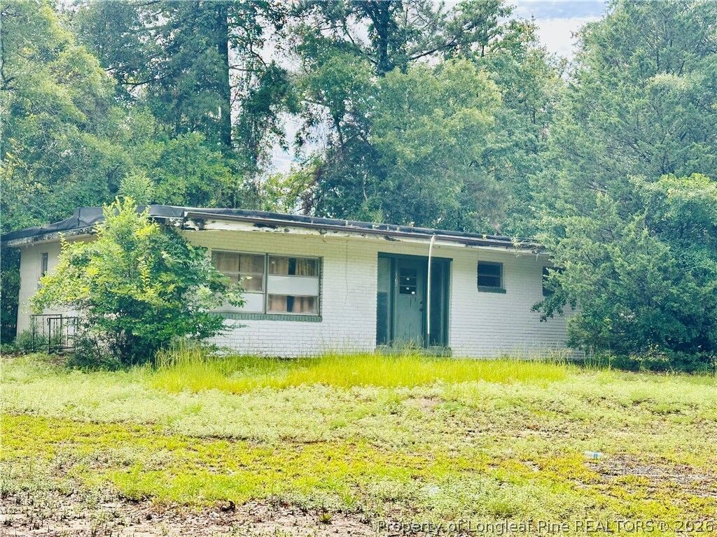 Property Photo:  1130 W New Hampshire Avenue  NC 28387 