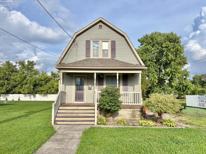 Property Photo:  168 N Buckeye Street  OH 44811 