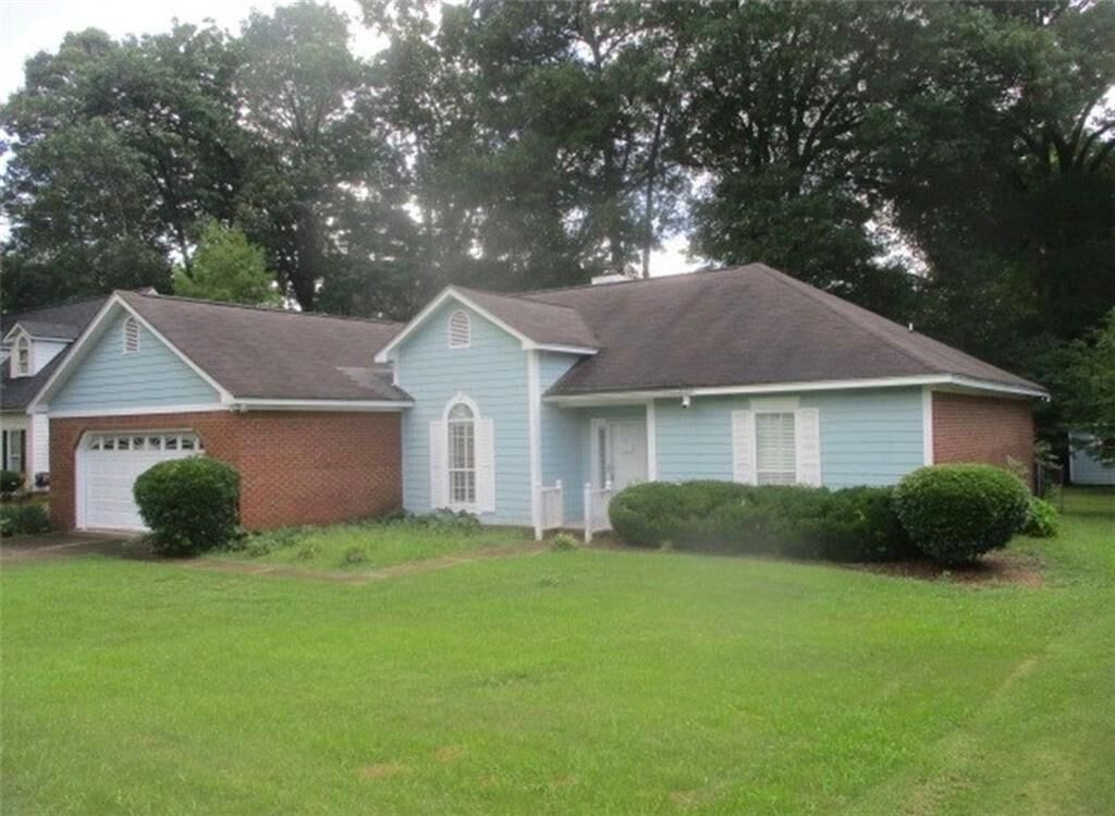 Property Photo: 218 Hummingbird Lane GA 31707