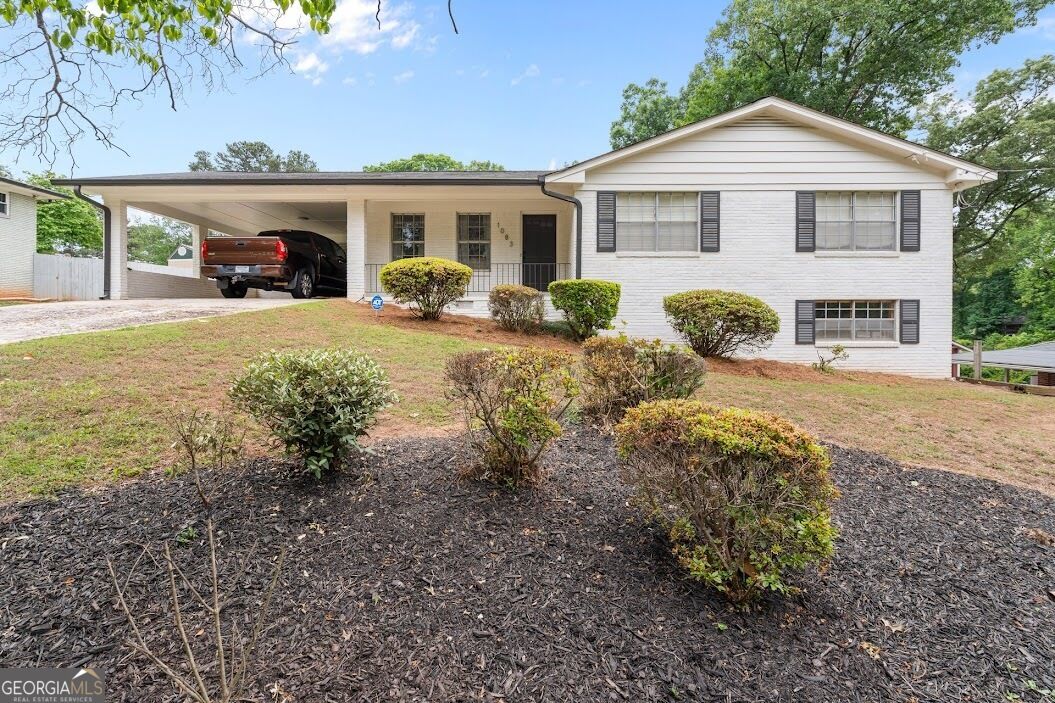 Property Photo:  1083 Amelia Drive SW  GA 30060 