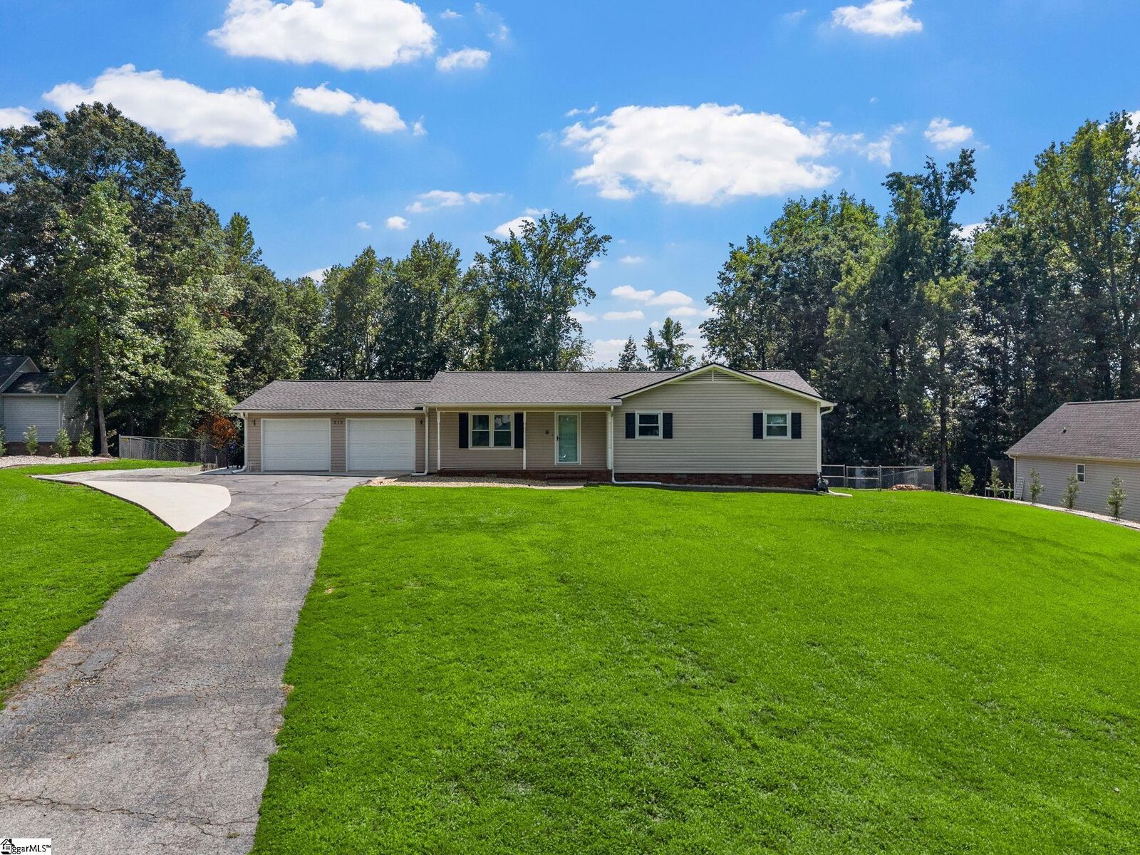 Property Photo:  212 Mason Drive  SC 29349 