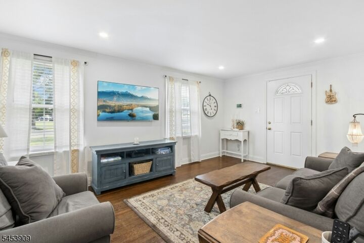 Property Photo:  8 Cherokee Road  NJ 07016 