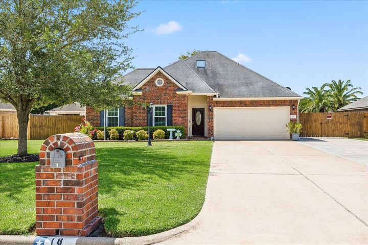 Property Photo: 18 Prairie Knoll Drive TX 77510