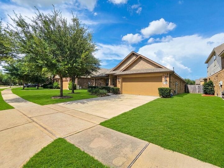 Property Photo: 8206 Oxbow Manor Lane TX 77433