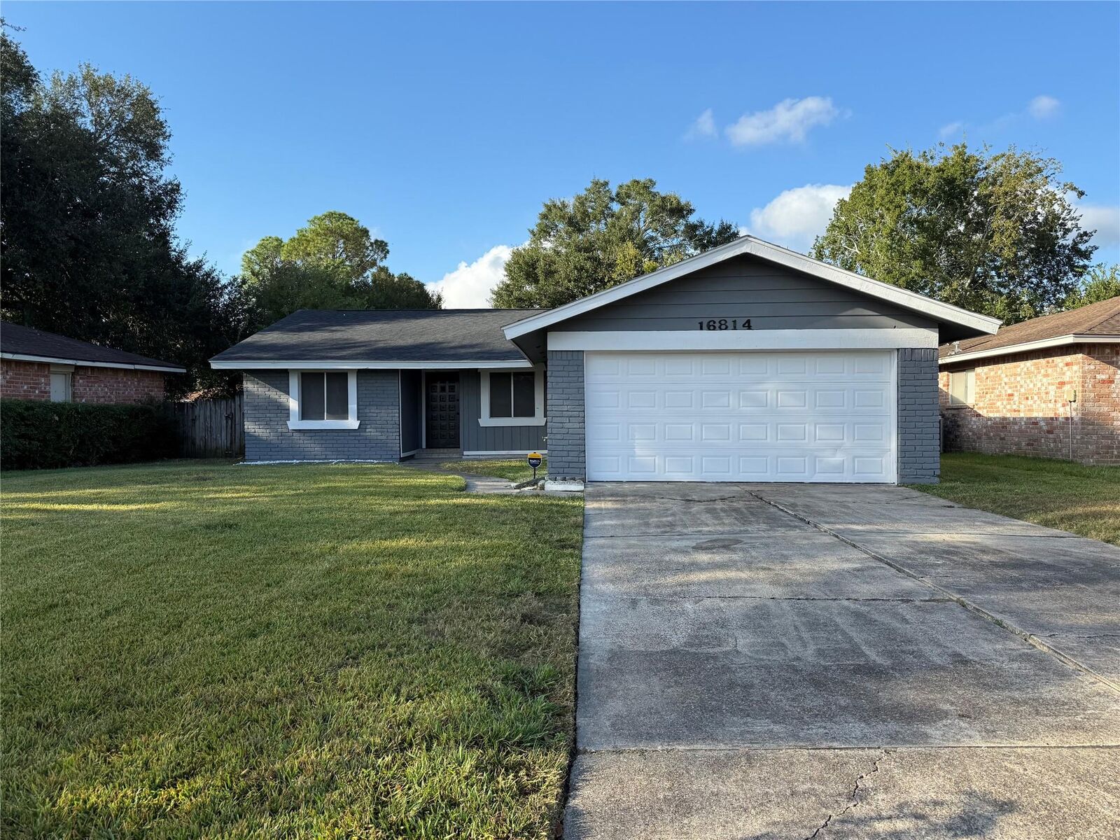 Property Photo: 16814 Barcelona Drive TX 77546