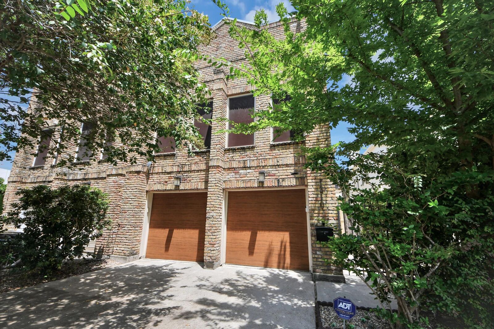 Property Photo:  1810 Nicholson Street  TX 77008 