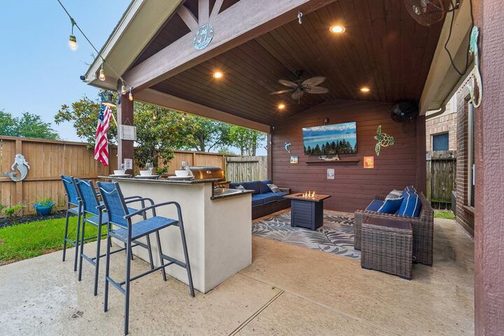 Property Photo: 2917 Auburn Creek Lane TX 77573
