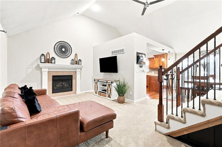Property Photo: 906 SW Bobcat Street MO 64075
