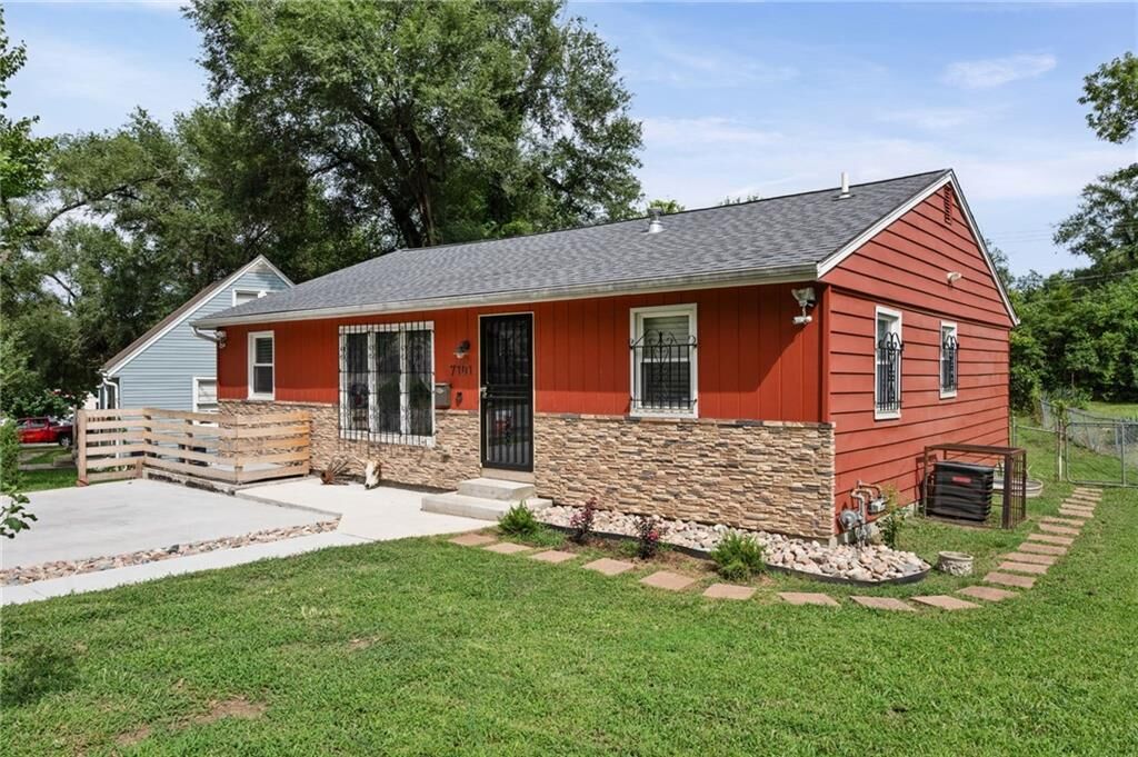 Property Photo:  7101 Monroe Avenue  MO 64132 