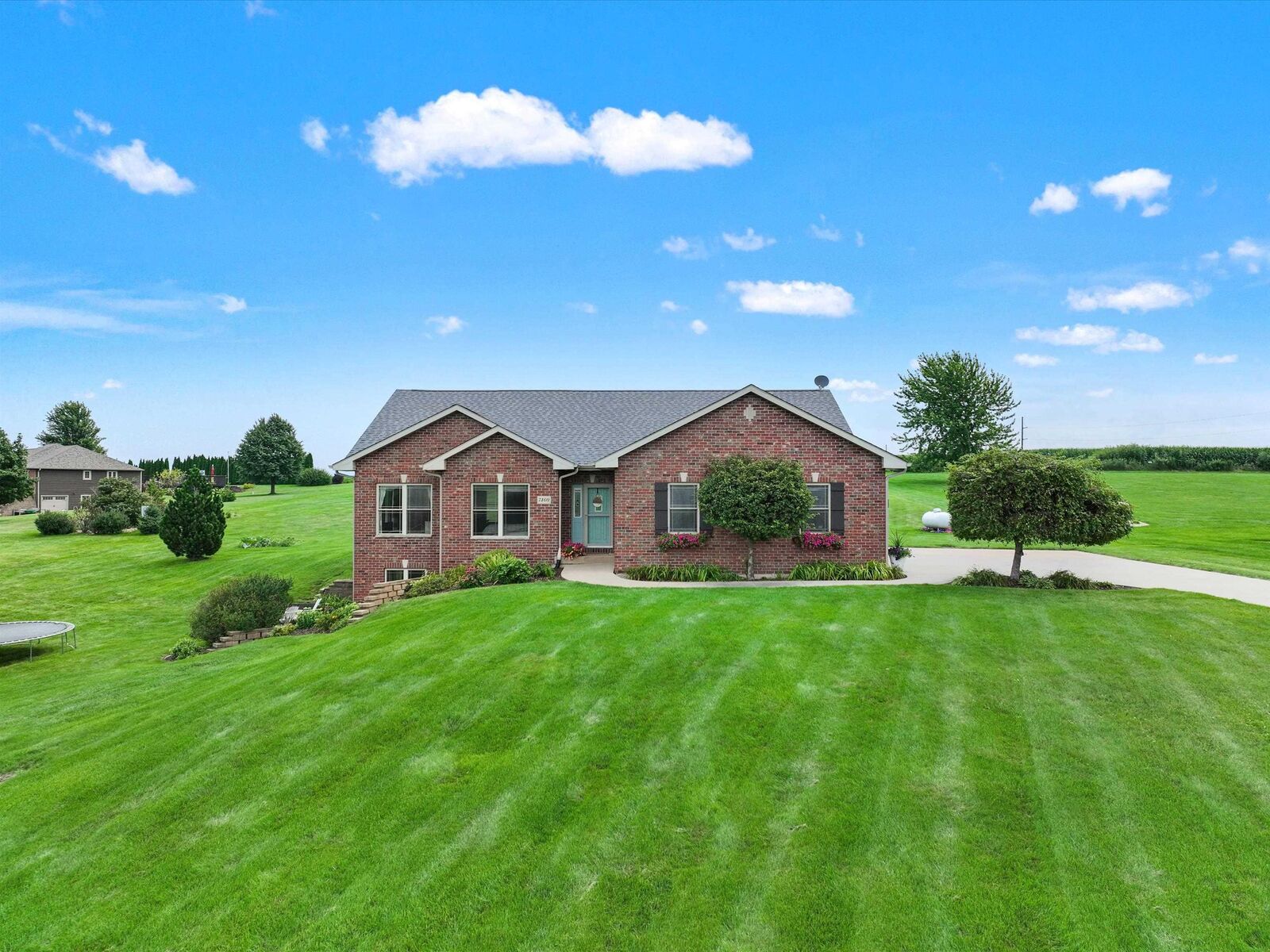 Property Photo:  7460 Prairie View Lane  IA 52003 