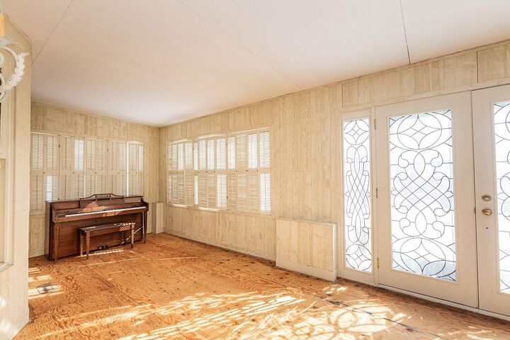 Property Photo: 208 W 6th Street IA 50674