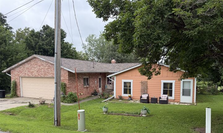 Property Photo:  810 Juniper Avenue  IA 50135 