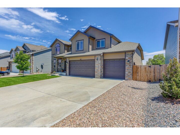 Property Photo:  307 McGregor Ln  CO 80534 