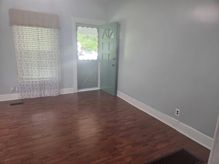 Property Photo: 805 Poplar Street KY 40472