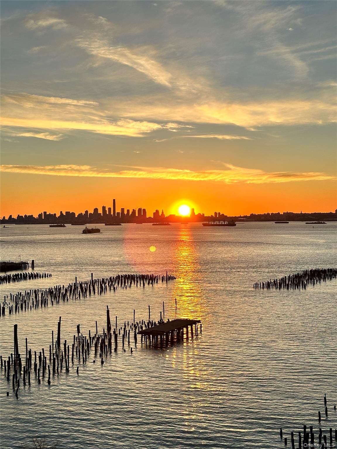 Property Photo: 10 Bay Street Landing 2B NY 10301