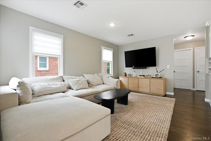 Property Photo:  47 Fendale Street  NY 11010 