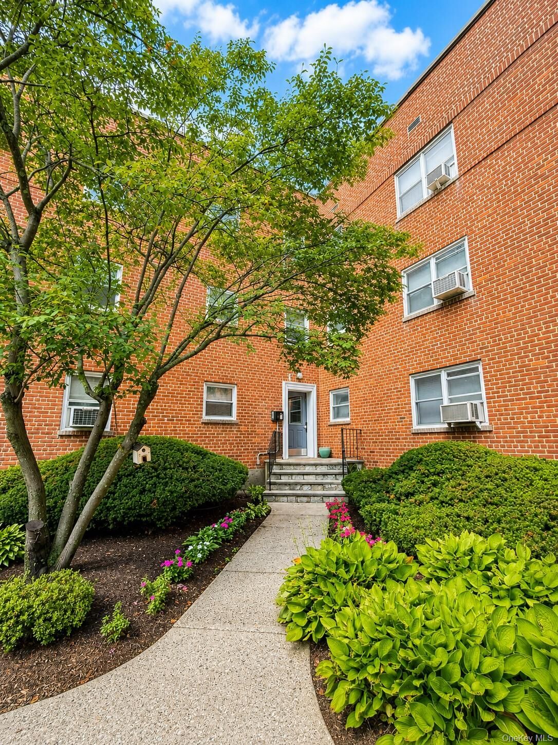 Property Photo:  320 S Broadway T5  NY 10591 