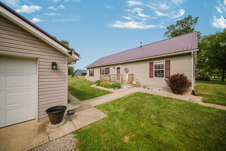 Property Photo: 7326 State Route 19 OH 43338