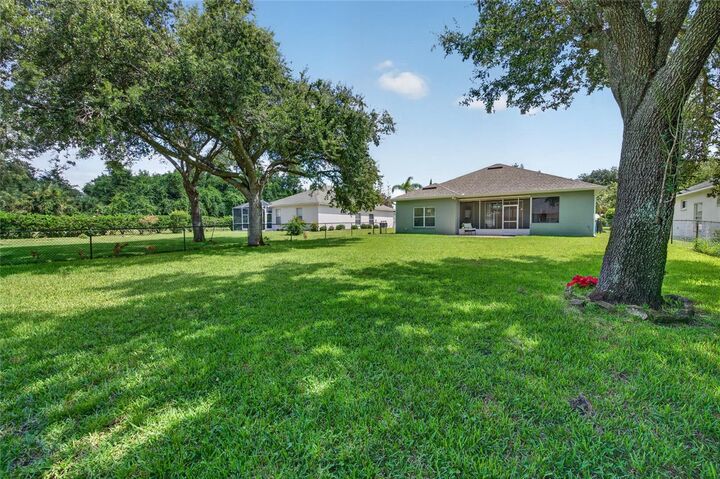 Property Photo: 12 Old Creek Circle FL 32174
