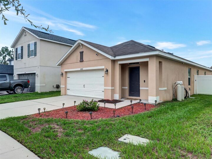 Property Photo: 10408 Whispering Hammock Drive FL 33578