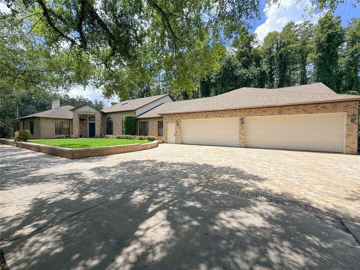 Property Photo:  11708 Orange Grove Drive  FL 33618 