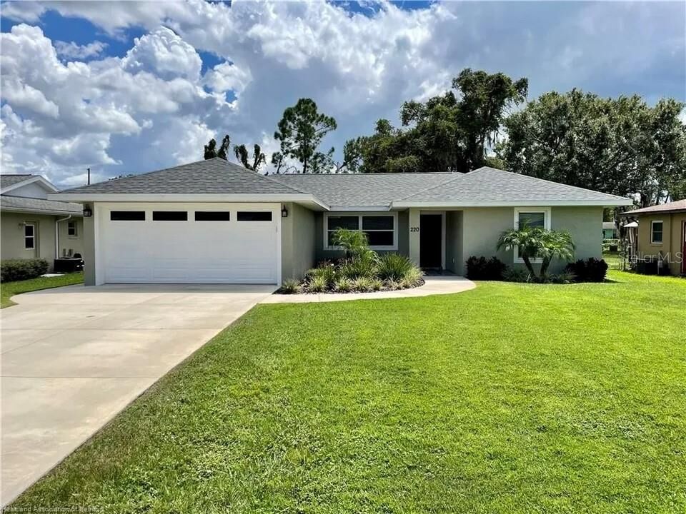 Property Photo: 220 Kite Avenue FL 33870