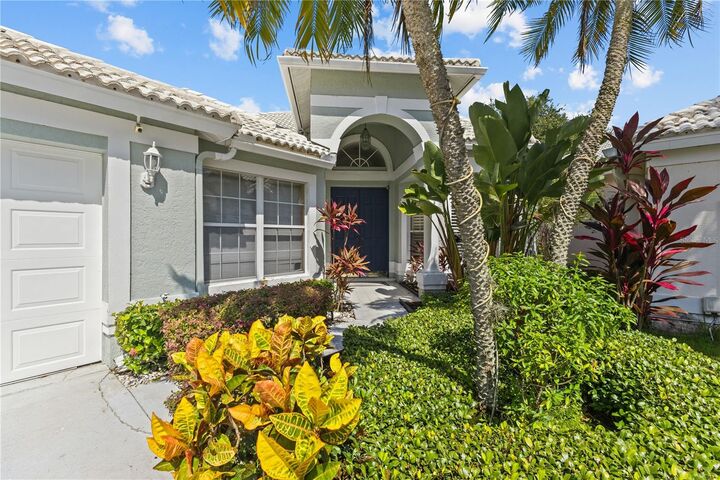 Property Photo:  6761 Paseo Castille  FL 34238 