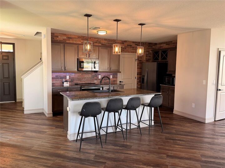Property Photo:  7623 Tuscan Bay Circle  FL 33545 