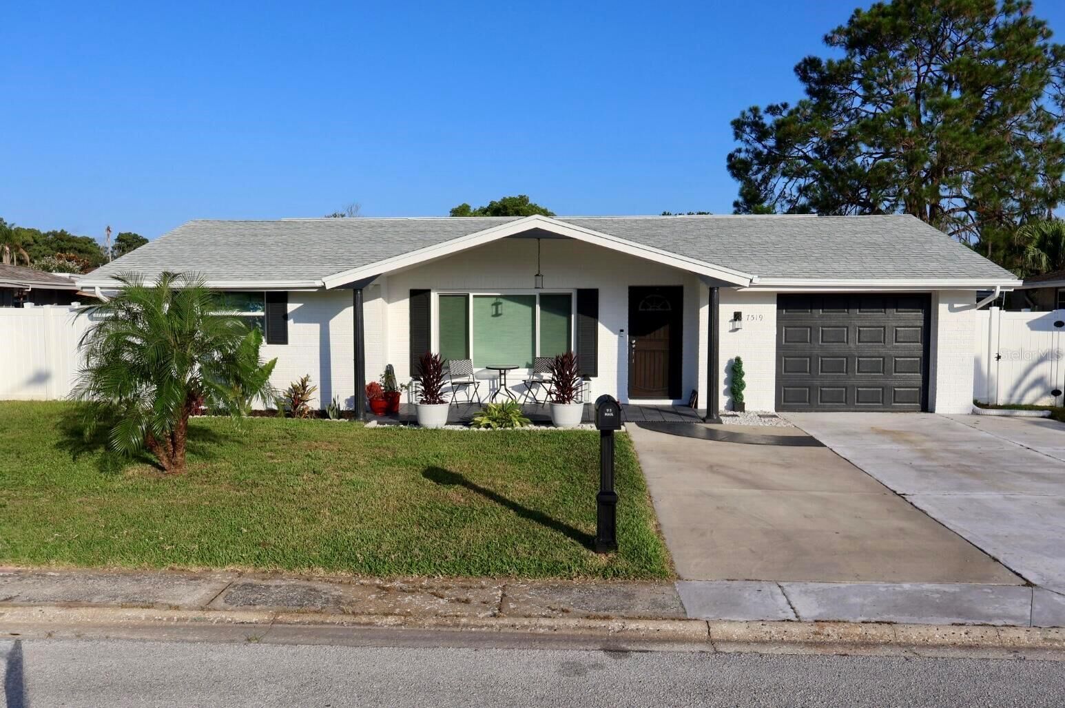 Property Photo:  7519 Holly Lake Lane  FL 34653 