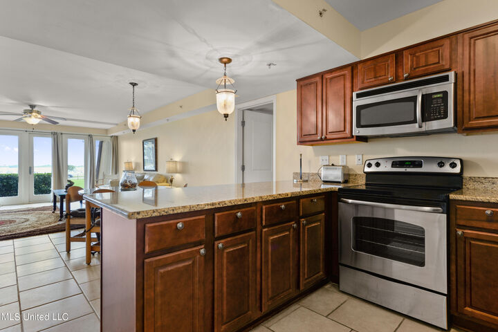 Property Photo:  502 Beach Boulevard  MS 39530 