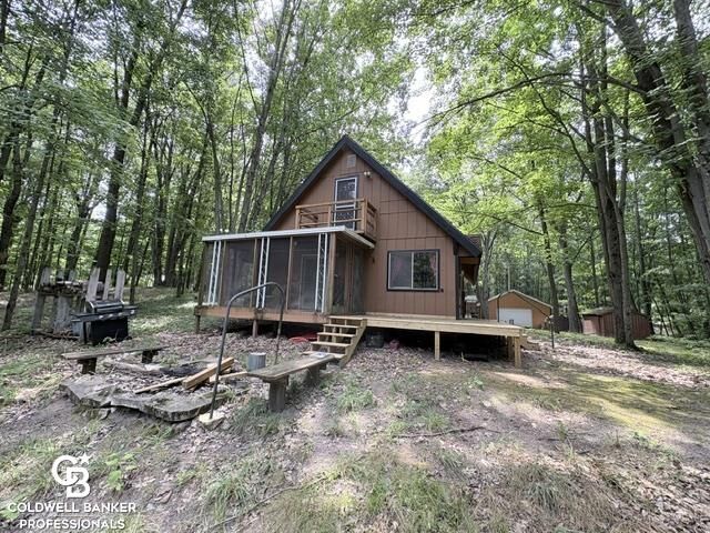 Property Photo: 186 Hills Cir Circle MI 49655