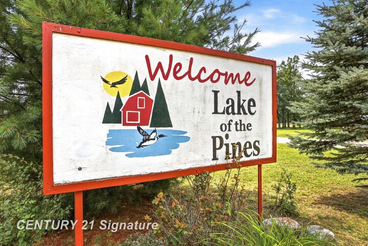 Property Photo:  3270 Lake Of The Pines Drive  MI 48632 