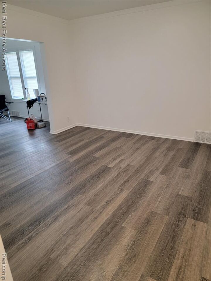 Property Photo: 43 W Charlotte Street 1 MI 48229 1926