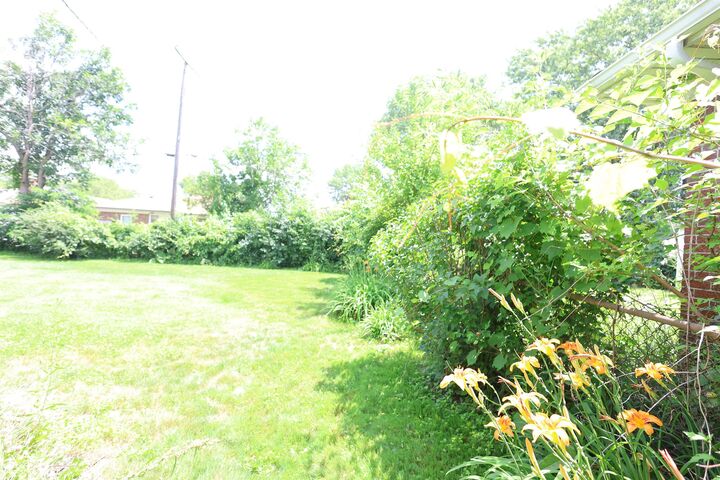 Property Photo:  23700 Radclift Street  MI 48237 