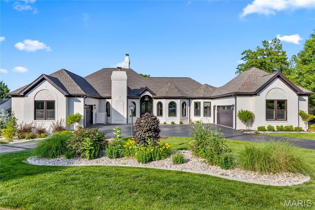 Property Photo:  5 Shelbourne Wood Court  MO 63304 