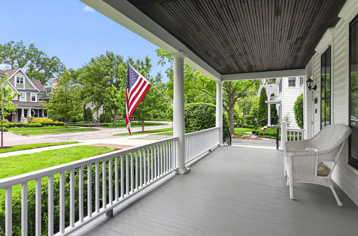 Property Photo:  319 N Lincoln Street  IL 60521 