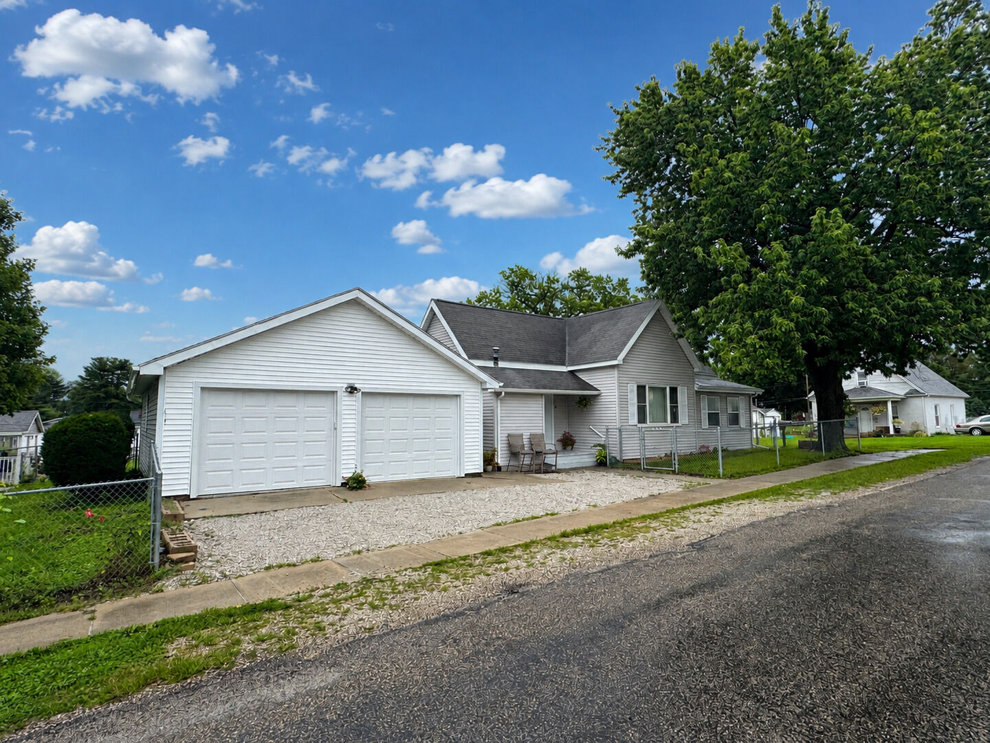 Property Photo:  201 Mc Kinley Street  IL 61846 