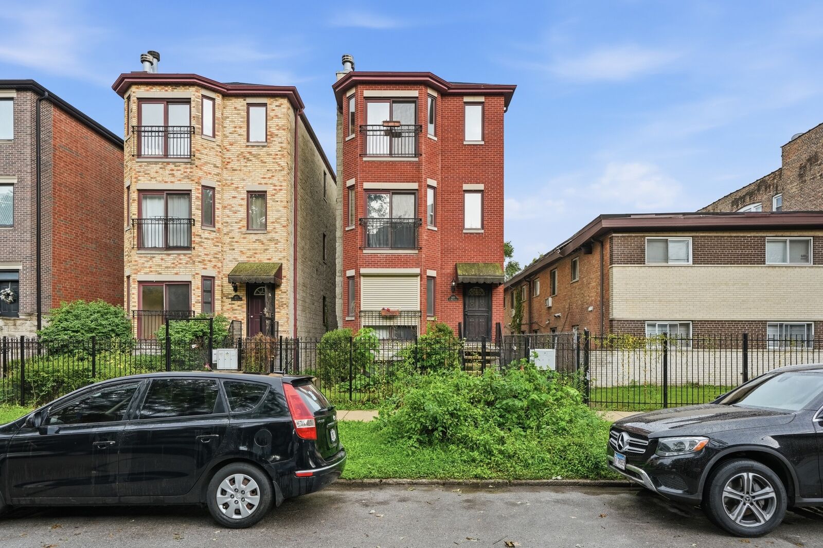 Property Photo: 1469 E 69th Street 2 IL 60637