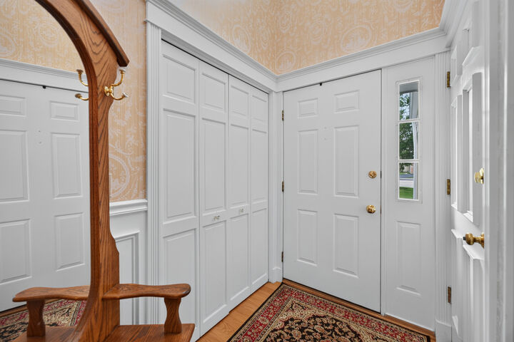 Property Photo:  550 Bradbury Lane 550  IL 60134 