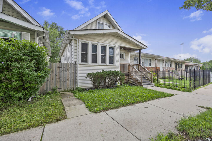 Property Photo: 9926 S Wentworth Avenue IL 60628