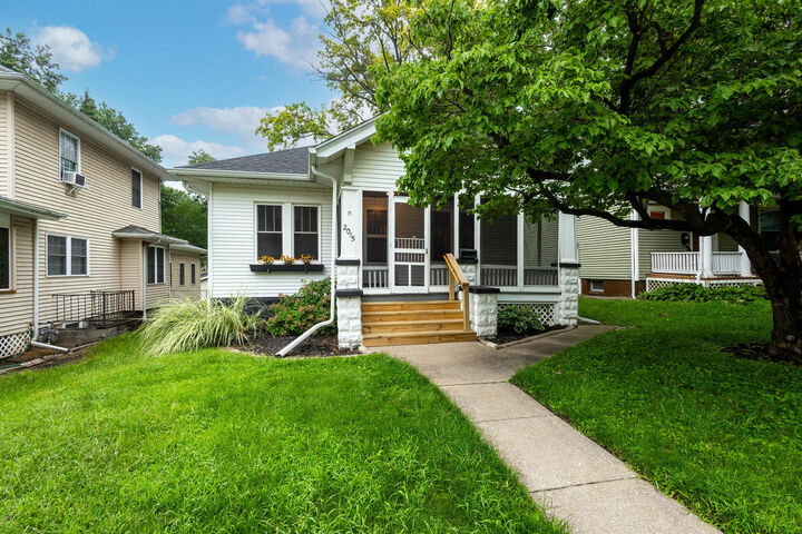 Property Photo: 2015 Tremont Avenue IA 50803