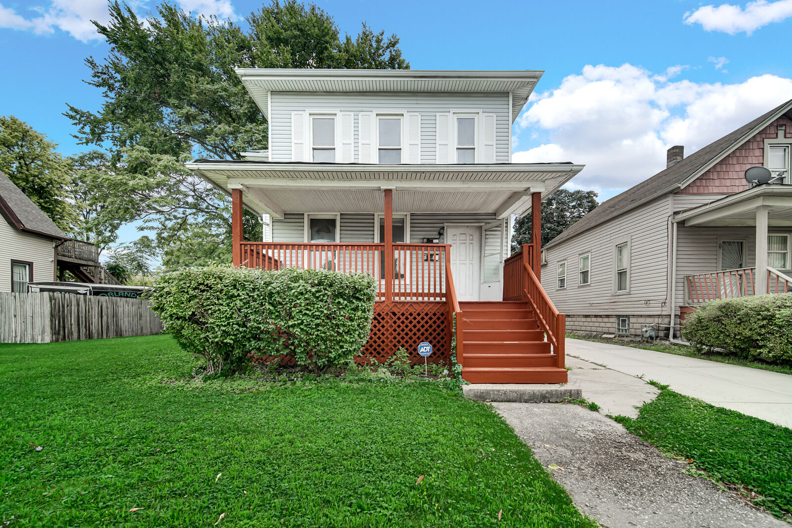 Property Photo:  133 S 7th Avenue  IL 60153 